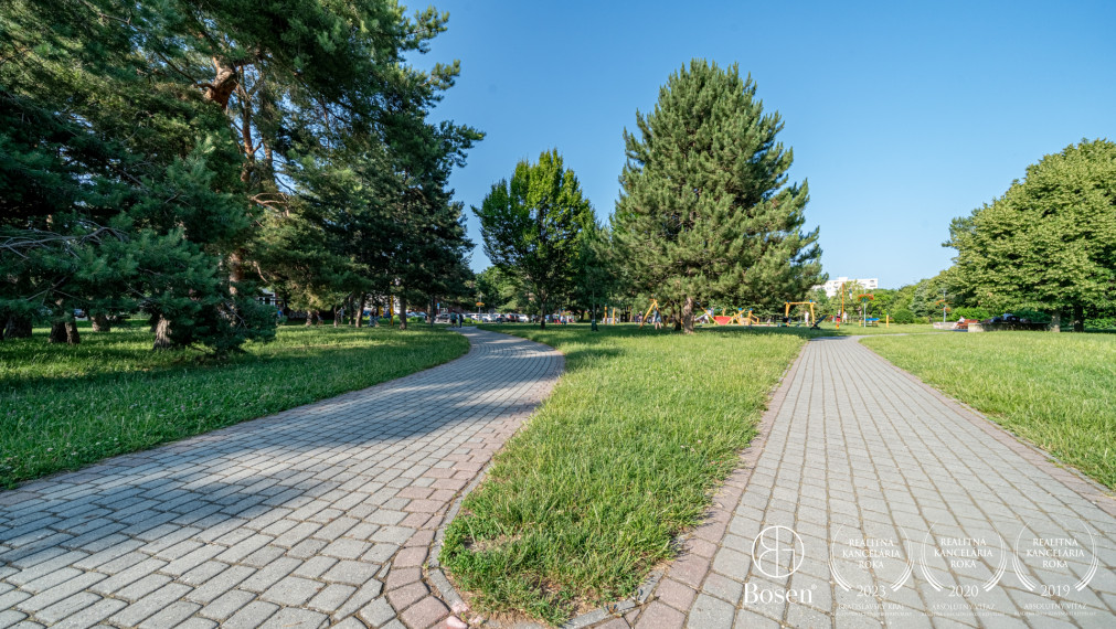 BOSEN | Priestranný 3 izbový byt s loggiou, Rovníková, Ružinov, 80m2