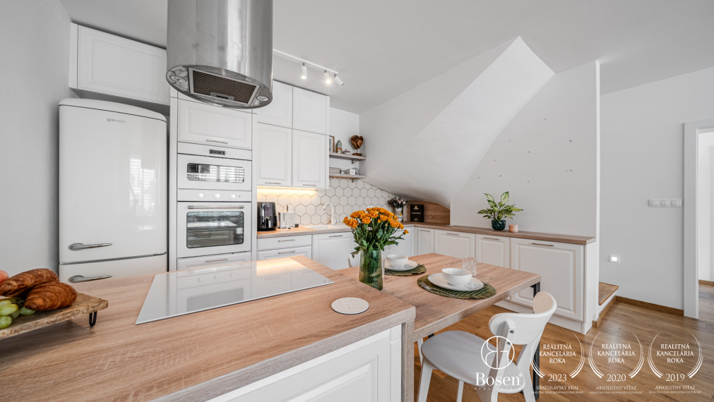 BOSEN | PREDANÉ | 3 izbový mezonetový byt s parkovaním, Tri vody Malinovo, 108 m2