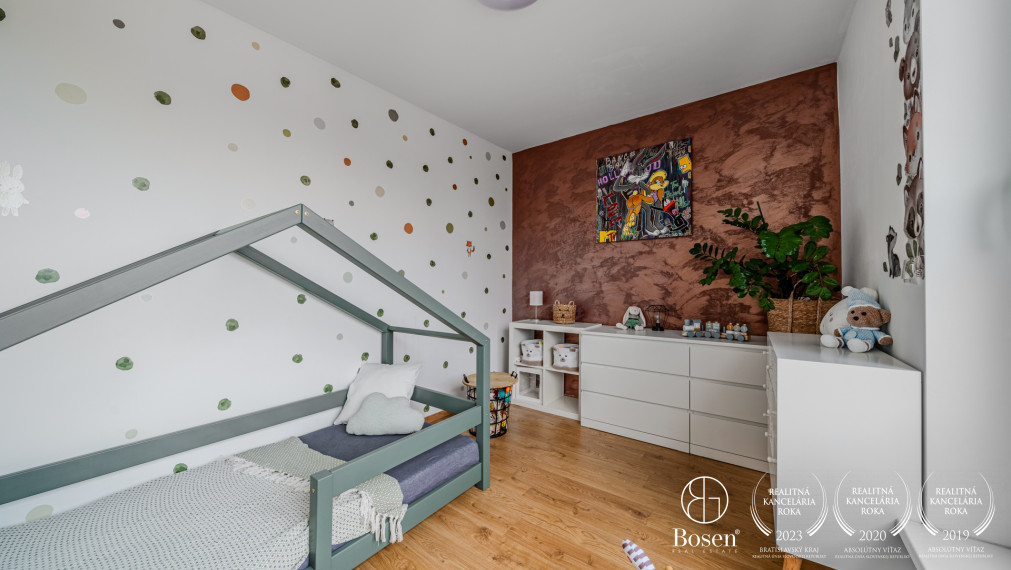 BOSEN | PREDANÉ | 3 izbový mezonetový byt s parkovaním, Tri vody Malinovo, 108 m2