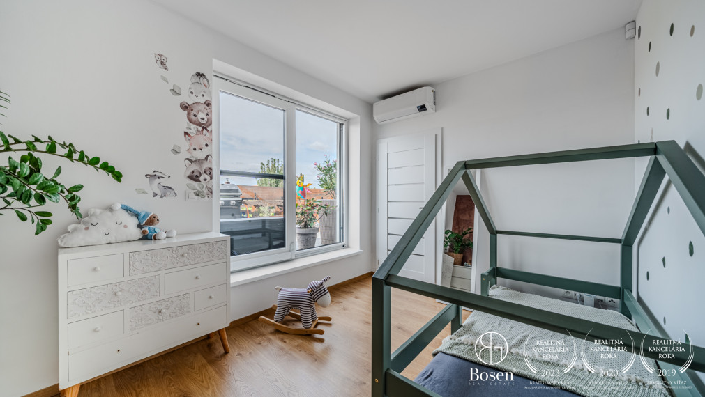 BOSEN | PREDANÉ | 3 izbový mezonetový byt s parkovaním, Tri vody Malinovo, 108 m2