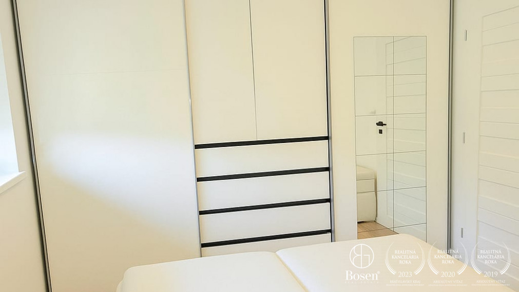 BOSEN | Na prenájom štýlový 4-izbový byt s garážou, terasou a záhradou v lokalite Florida Park, Dunajská Streda