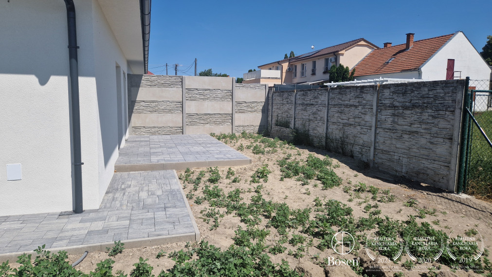 BOSEN | 3IZB Rodinný dvojdom so záhradkou