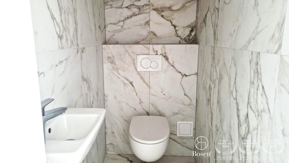 BOSEN | 3IZB Rodinný dvojdom so záhradkou