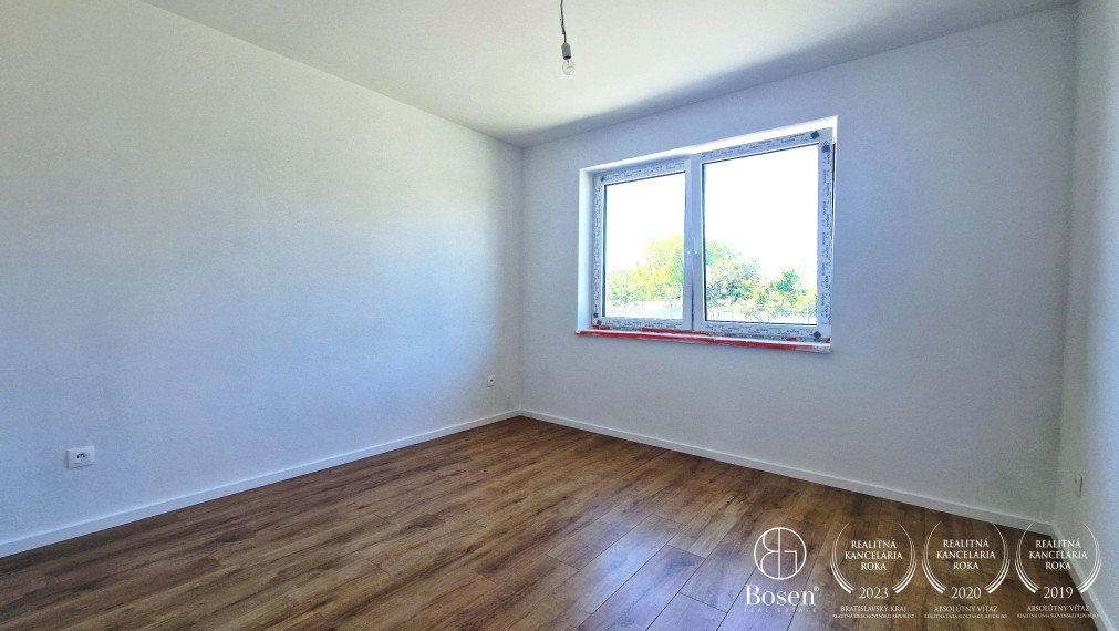 BOSEN | 3IZB Rodinný dvojdom so záhradkou + klimatizácia v cene