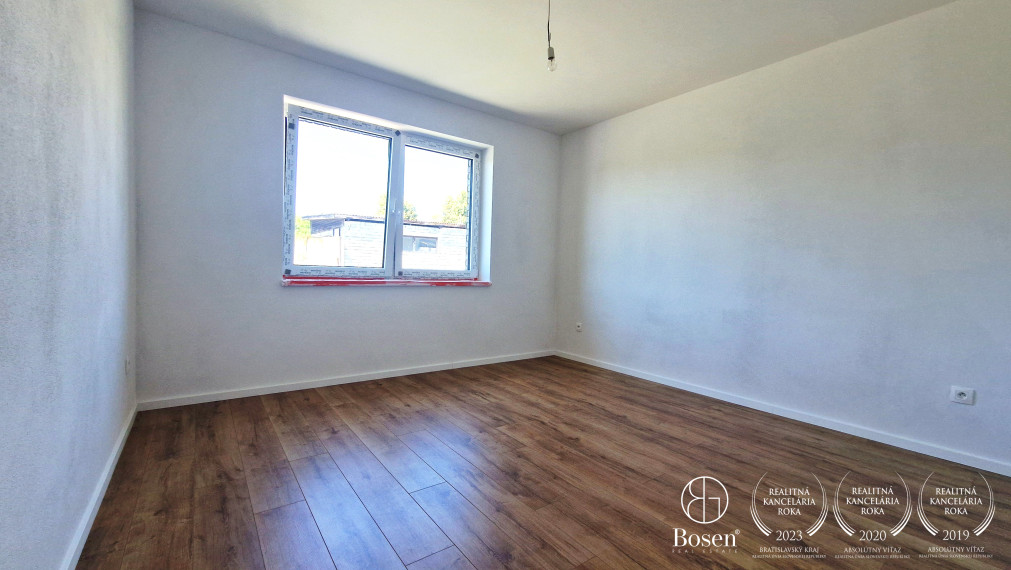 BOSEN | 3IZB Rodinný dvojdom so záhradkou + klimatizácia v cene