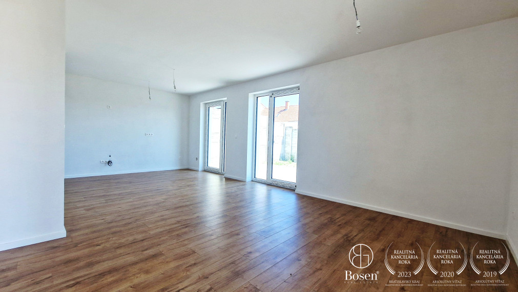 BOSEN | 3IZB Rodinný dvojdom so záhradkou + klimatizácia v cene