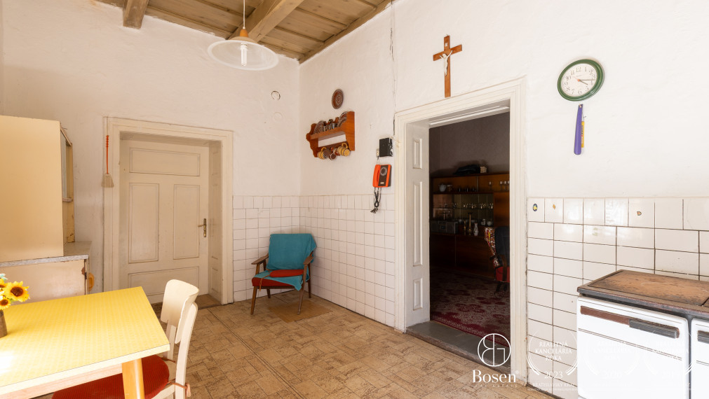 BOSEN | Pozemok so starším domom - Čeľadice