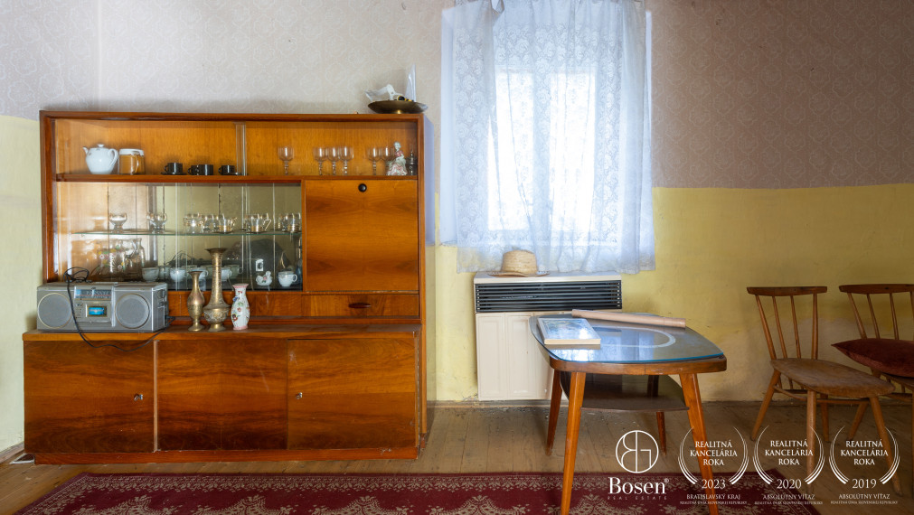 BOSEN | Pozemok so starším domom - Čeľadice