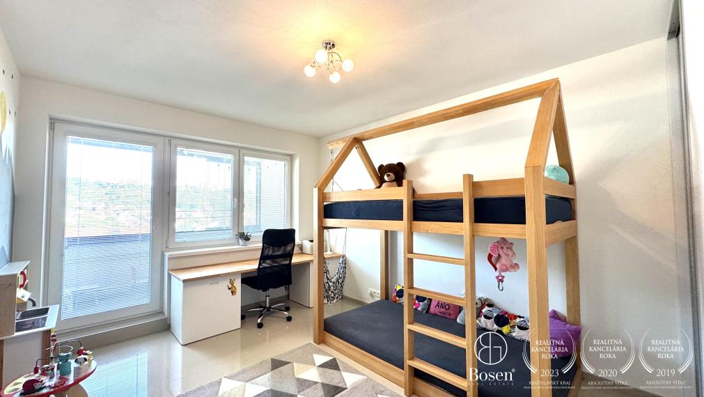 BOSEN | Na prenájom zariadený, veľkometrážny 3 izbový byt, 2x loggia, garážové státie, 82m2, Trenčín - I. Olbrachta