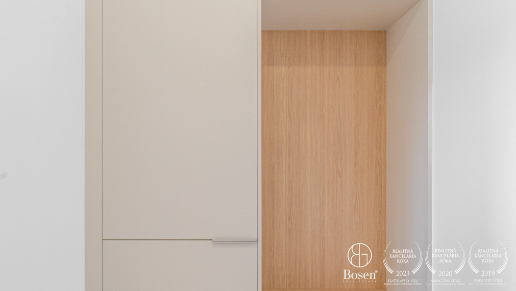 BOSEN | PREDANÉ Kompletne zrekonštruovaný 2 izbový byt, Kalinčiakova