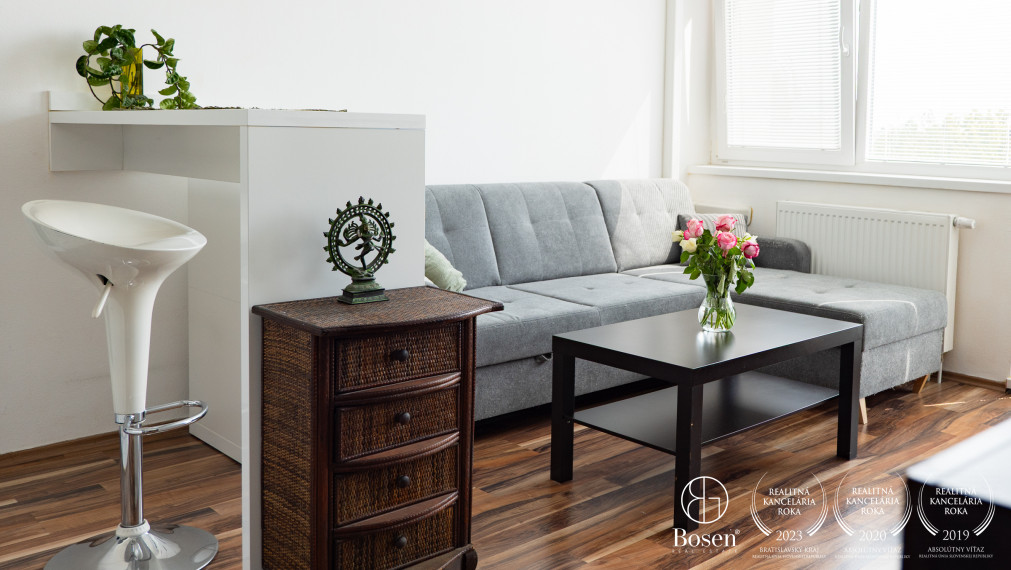 BOSEN | REZERVOVANÉ Útulný 2 izbový byt s parkovacím miestom