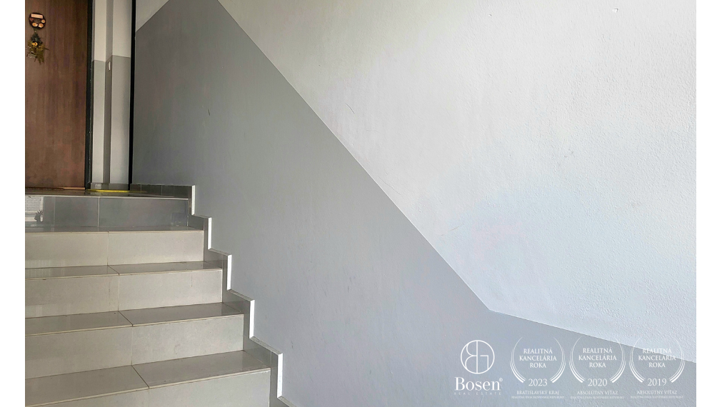 ARISE | Na prenájom 2-izbový byt s balkónom a parkovaním, Slovenský Grob