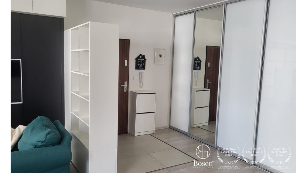 ARISE | Na prenájom 2-izbový byt s balkónom a parkovaním, Slovenský Grob