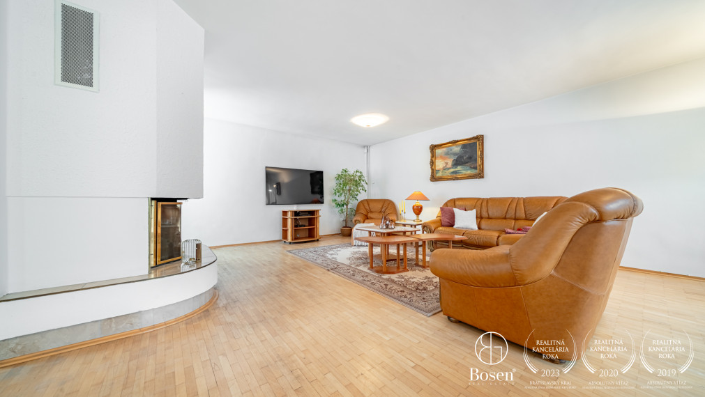 BOSEN | 6 izbový rodinný dom s vinohradom, 889 m2, Líščie údolie