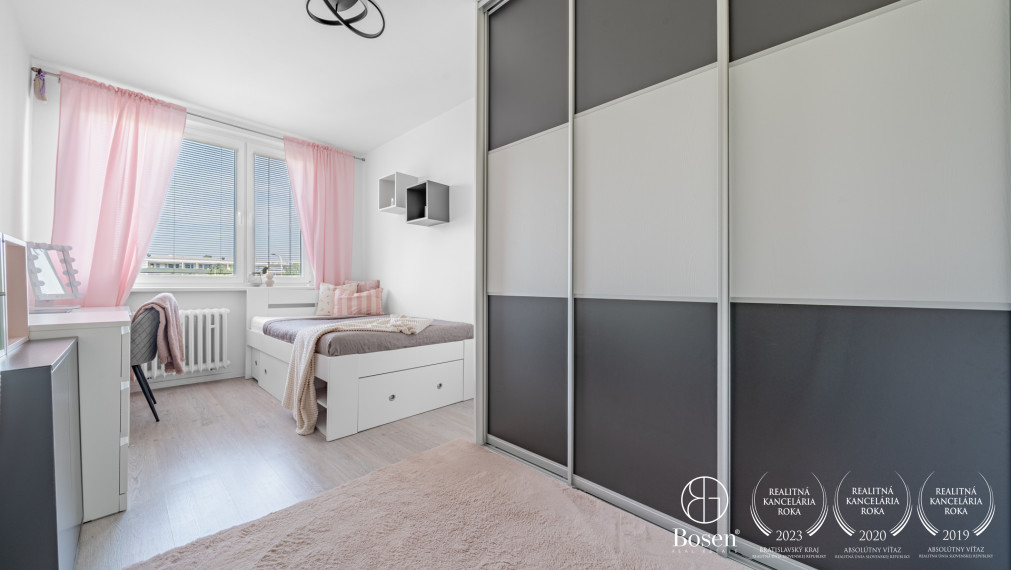 PREDANÉ - BOSEN | Vkusný 3-izbový byt s loggiou po rekonštrukcii, Karloveská ulica - BA, 70 m2