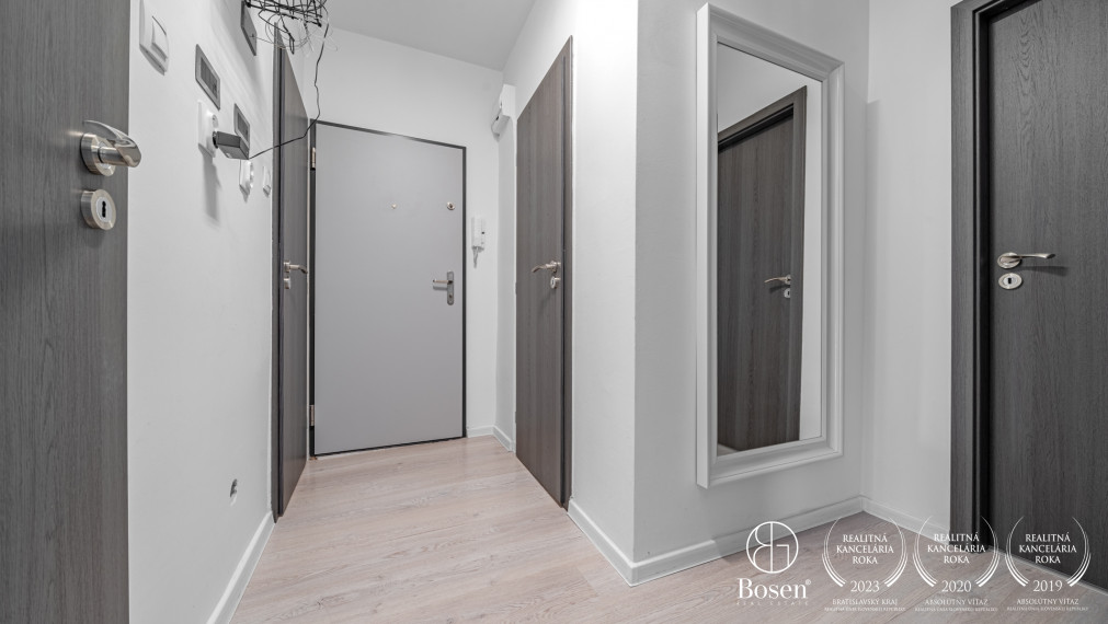 PREDANÉ - BOSEN | Vkusný 3-izbový byt s loggiou po rekonštrukcii, Karloveská ulica - BA, 70 m2