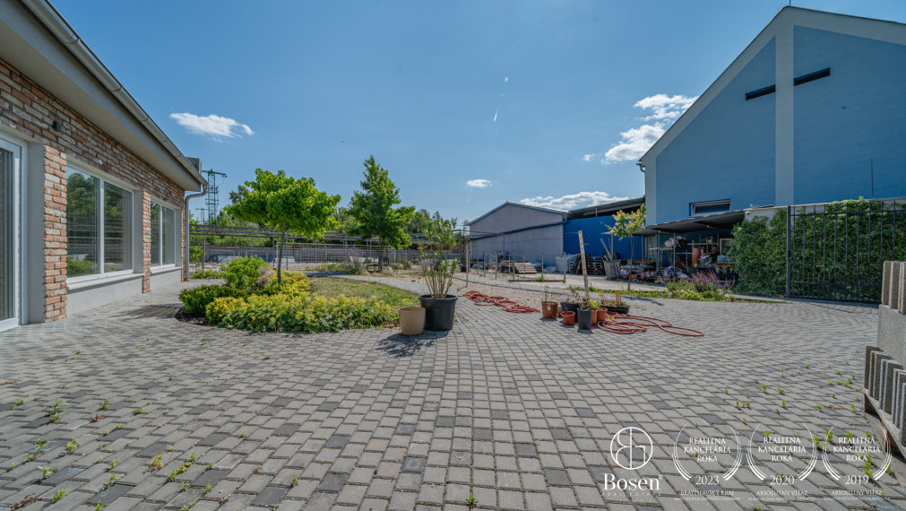 BOSEN | Komerčný objekt so širokým využitím,  Leopoldov