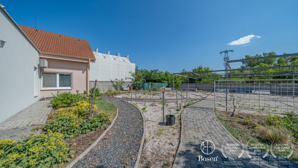 BOSEN | Komerčný objekt so širokým využitím,  Leopoldov