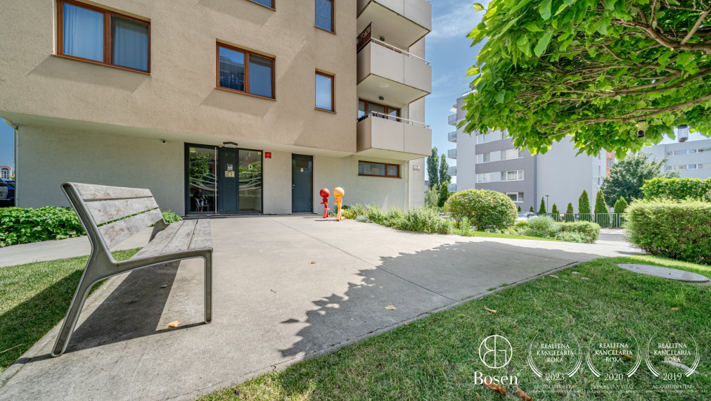 PREDANÉ - BOSEN | Harmonický 3-IZBOVÝ byt s priestranným balkónom, Projekt RINZLE – KADNÁROVÁ, BA - Rača, 76 m2