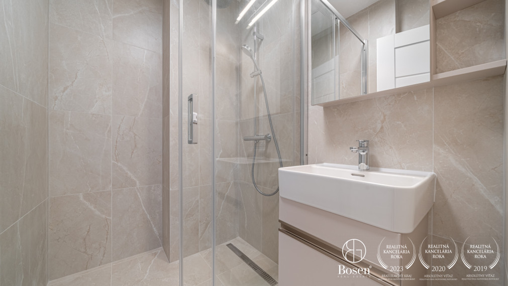 BOSEN | REZERVOVANÝ_ Priestranný 3 izbový byt pri Blúmentáli, Tabaková, 85.20 m2