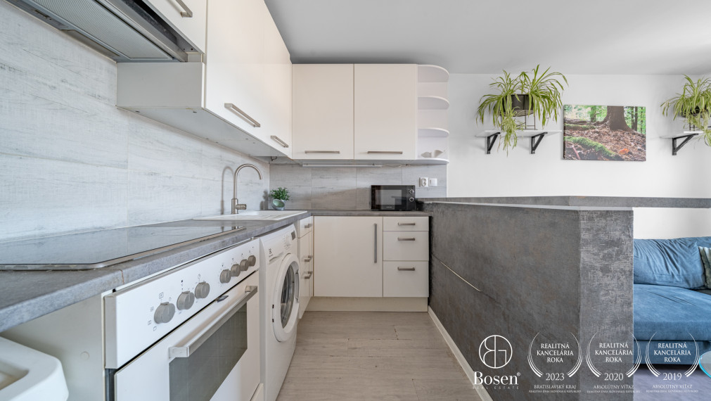 REZERVOVANÉ - BOSEN | Zariadený 2i byt v pokojnej časti BA - Dúbravka, Drobného