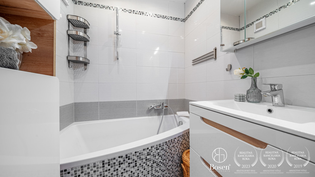 REZERVOVANÉ - BOSEN | Zariadený 2i byt v pokojnej časti BA - Dúbravka, Drobného