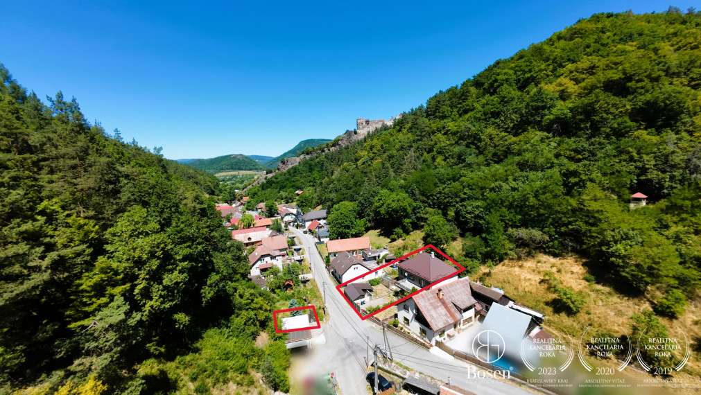 LOYALTERS | Rodinný dom s garážou Šášovské Podhradie