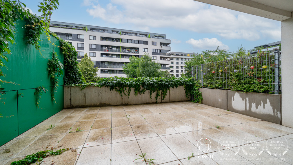 Bosen | Útulný a kompletne zariadený 1-izbový byt s terasou v projekte Arboria - Trnava