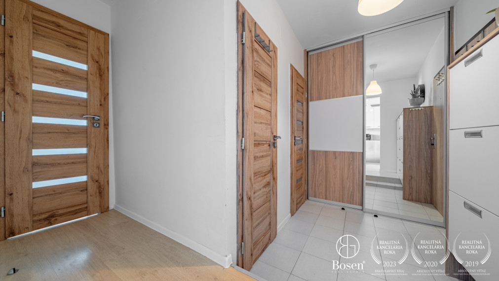 REZERVOVANÉ - BOSEN | Zariadený 2i byt v pokojnej časti BA - Dúbravka, Drobného