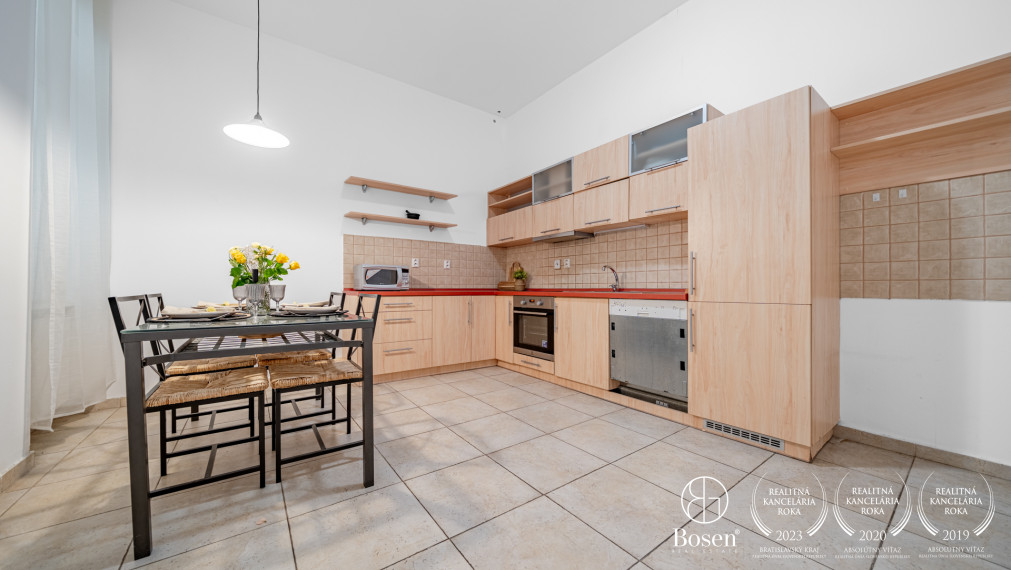 Bosen | Komfortný 2-izbový byt v srdci Starého Mesta – Sládkovičova ulica, 72 m²