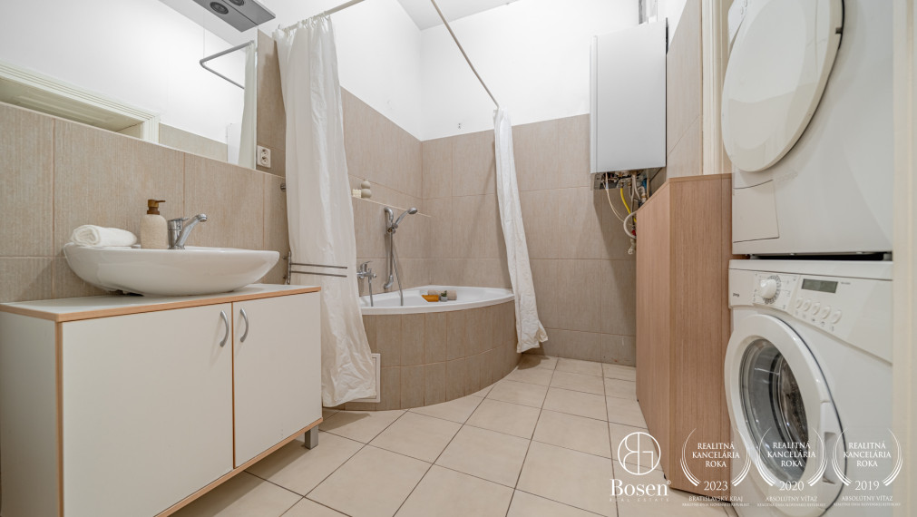 Bosen | Komfortný 2-izbový byt v srdci Starého Mesta – Sládkovičova ulica, 72 m²