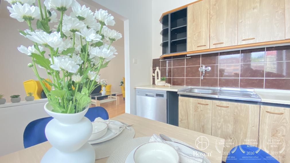 BOSEN | Zariadený 2,5-izbový byt na prenájom v Dolnom Kubíne, ul. SNP, 64 m²