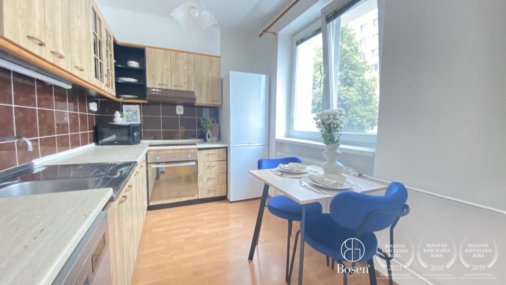 BOSEN | Zariadený 2,5-izbový byt na prenájom v Dolnom Kubíne, ul. SNP, 64 m²