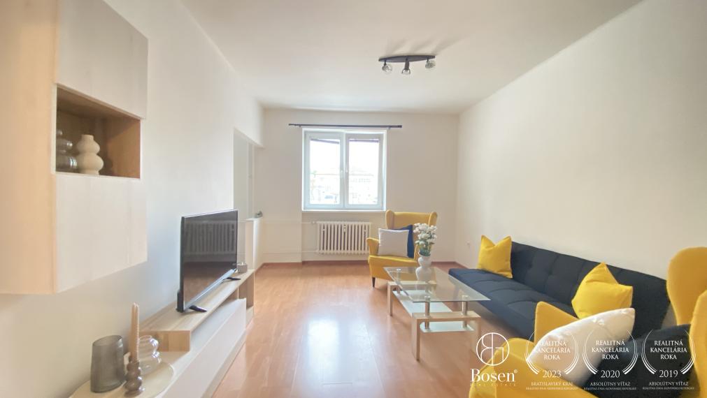 BOSEN | Zariadený 2,5-izbový byt na prenájom v Dolnom Kubíne, ul. SNP, 64 m²