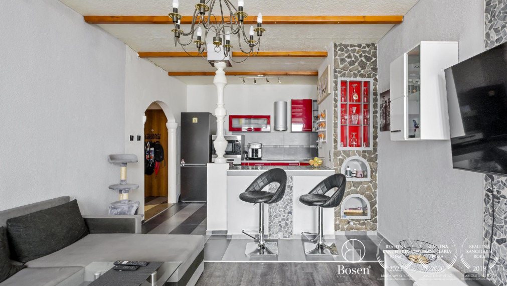 BOSEN | REZERVOVANÉ | Slnečný 2 izbový byt s balkónom a klimatizáciou na sídlisku Juh