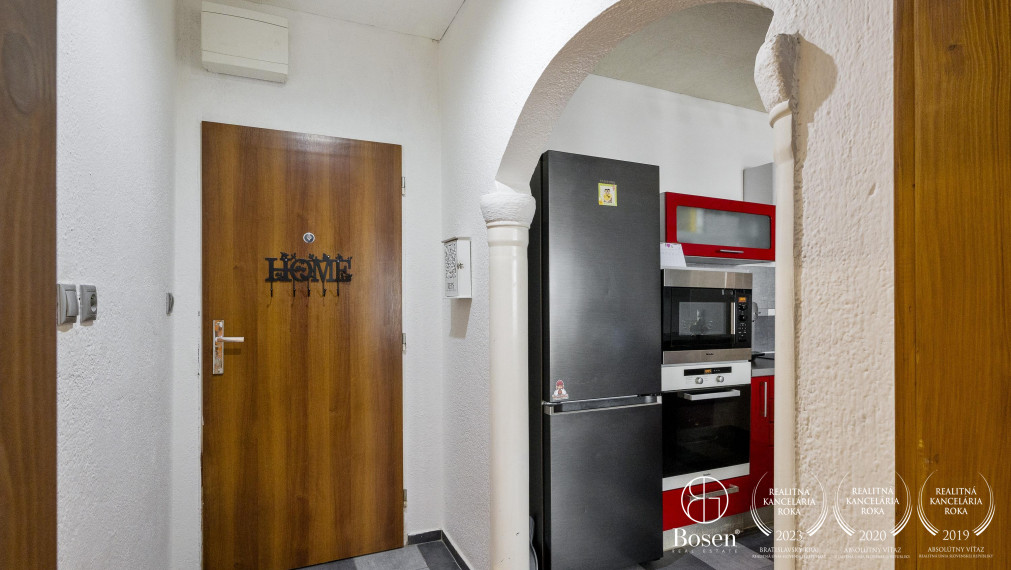 BOSEN | REZERVOVANÉ | Slnečný 2 izbový byt s balkónom a klimatizáciou na sídlisku Juh