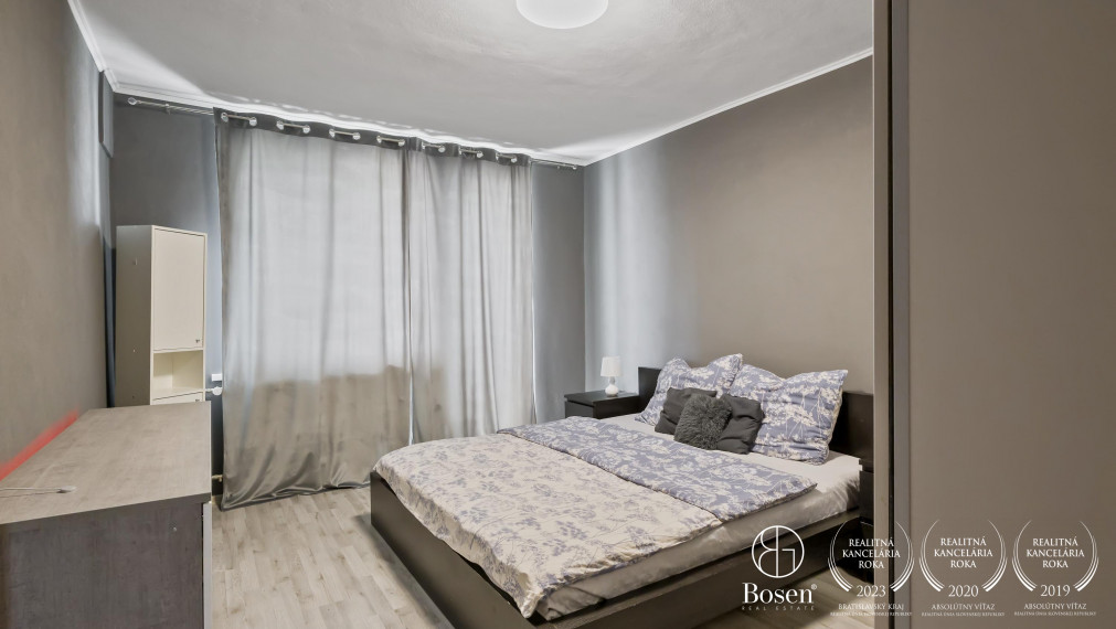 BOSEN | REZERVOVANÉ | Slnečný 2 izbový byt s balkónom a klimatizáciou na sídlisku Juh