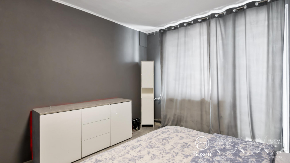 BOSEN | REZERVOVANÉ | Slnečný 2 izbový byt s balkónom a klimatizáciou na sídlisku Juh