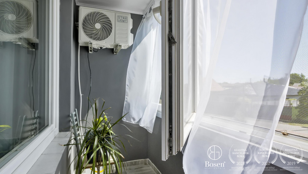 BOSEN | REZERVOVANÉ | Slnečný 2 izbový byt s balkónom a klimatizáciou na sídlisku Juh
