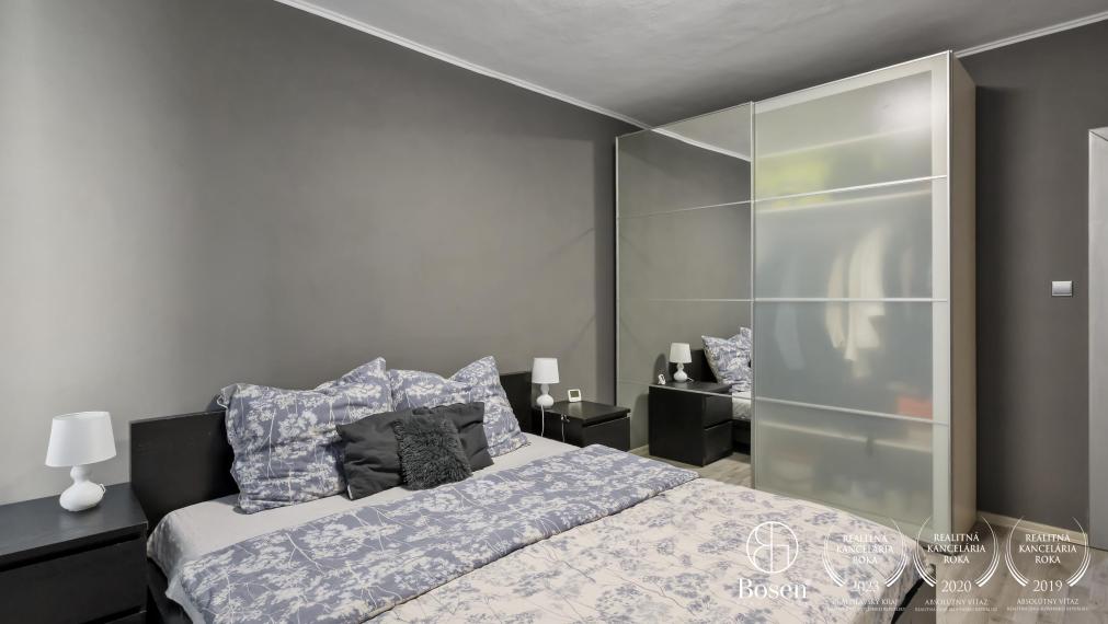 BOSEN | REZERVOVANÉ | Slnečný 2 izbový byt s balkónom a klimatizáciou na sídlisku Juh