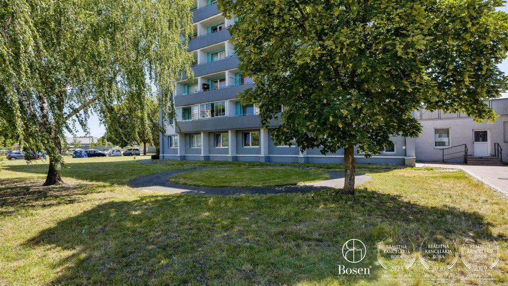 BOSEN | REZERVOVANÉ | Slnečný 2 izbový byt s balkónom a klimatizáciou na sídlisku Juh