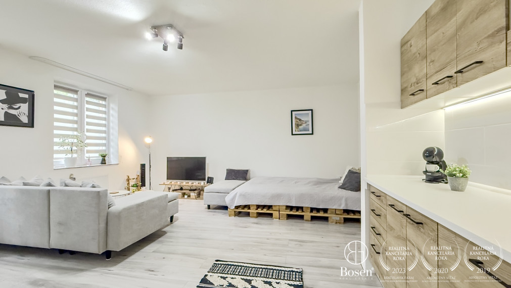 Bosen | Rezervované, 1 izbový byt v centre, Lučenec.