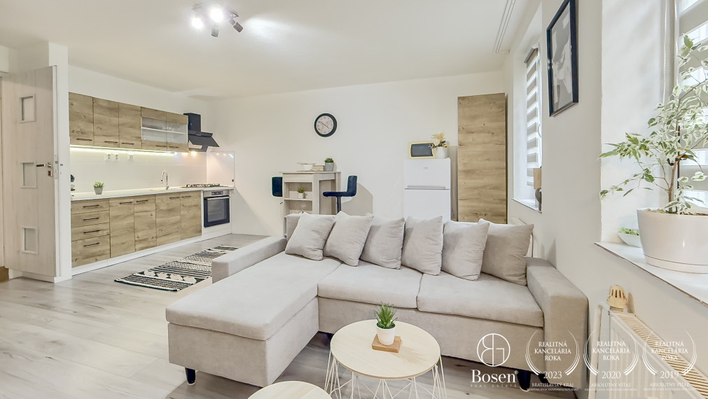 Bosen | Rezervované, 1 izbový byt v centre, Lučenec.