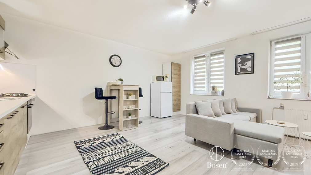 Bosen | Rezervované, 1 izbový byt v centre, Lučenec.