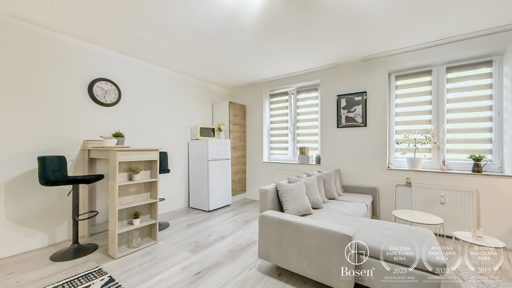 Bosen | Rezervované, 1 izbový byt v centre, Lučenec.