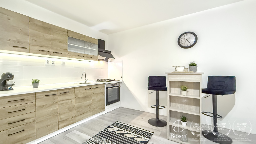 Bosen | Rezervované, 1 izbový byt v centre, Lučenec.