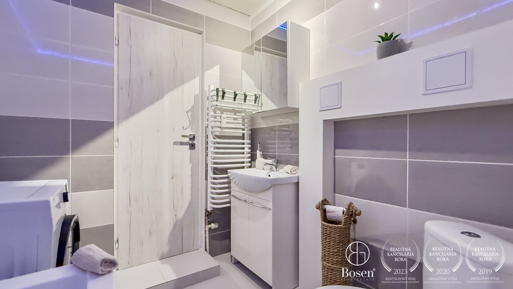 Bosen | Rezervované, 1 izbový byt v centre, Lučenec.