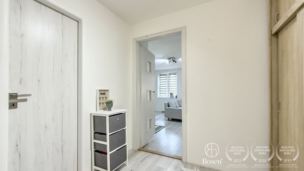 Bosen | Rezervované, 1 izbový byt v centre, Lučenec.