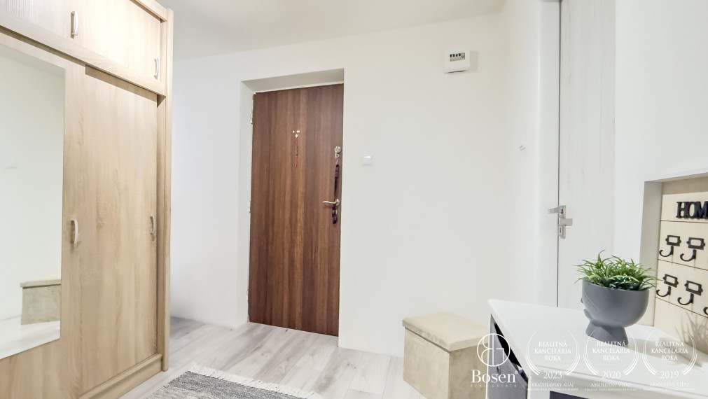 Bosen | Rezervované, 1 izbový byt v centre, Lučenec.