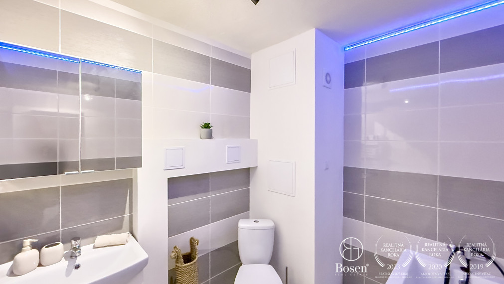 Bosen | Rezervované, 1 izbový byt v centre, Lučenec.